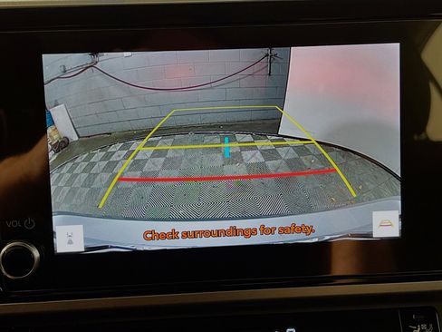 Used 2025 Toyota Camry LE image 28