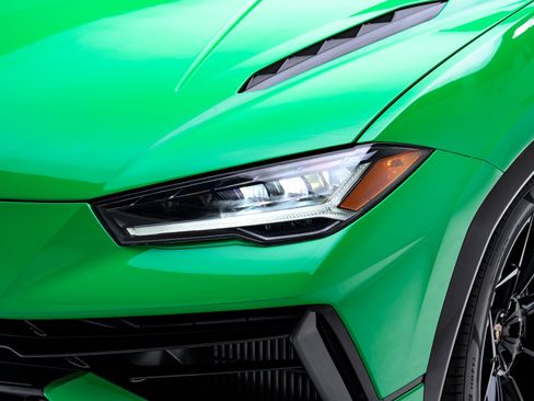 Used 2023 Lamborghini Urus Performante image 11