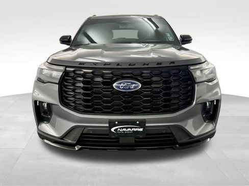 Used 2025 Ford Explorer ST-Line w/ Premium Package image 3