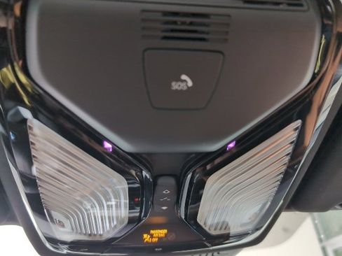 Used 2023 BMW 530i xDrive w/ Premium Package image 19