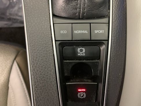 Used 2020 Toyota Avalon Limited w/ Advanced Safety Package FWD image 28