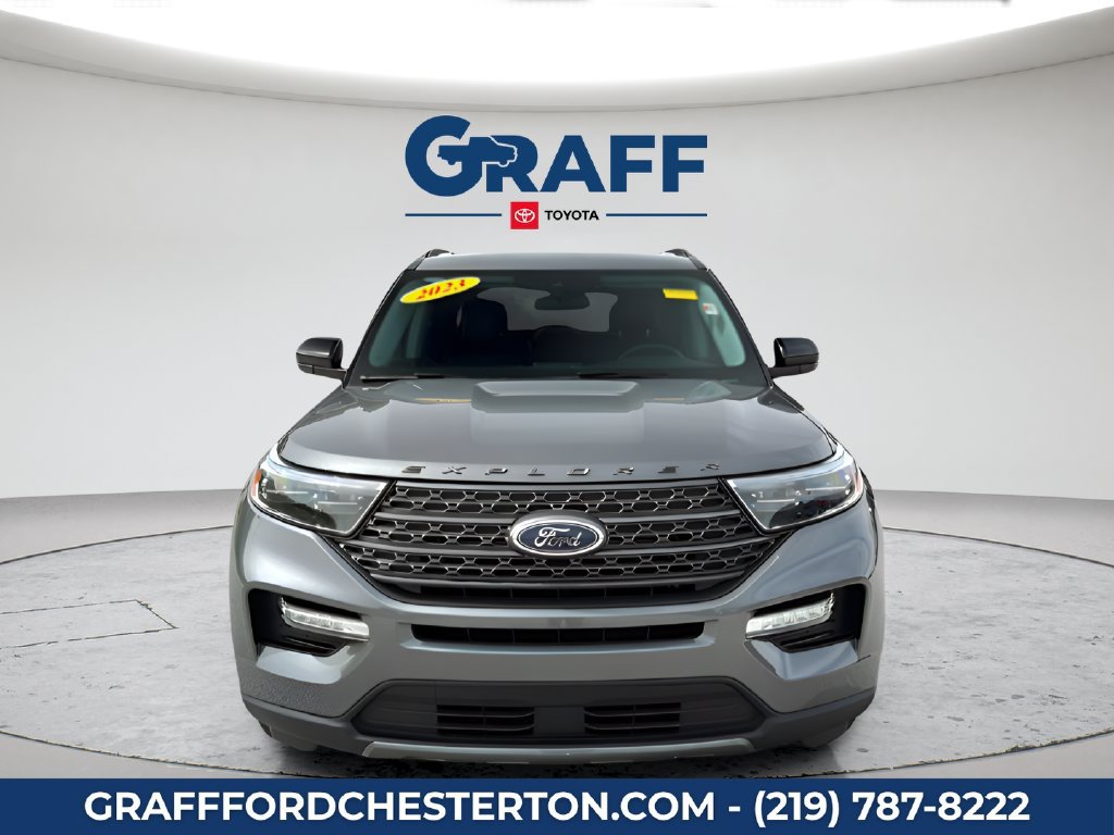 Used 2023 Ford Explorer XLT w/ Equipment Group 202A AWD/4WD image 2