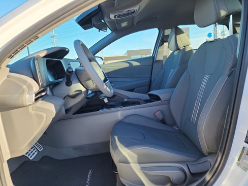 New 2026 Hyundai Elantra Sport image 5