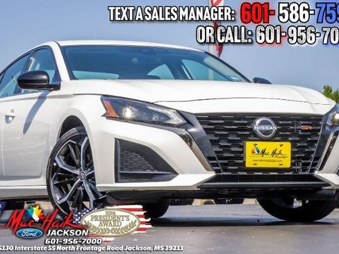 Used 2025 Nissan Altima 2.5 SR FWD image 3