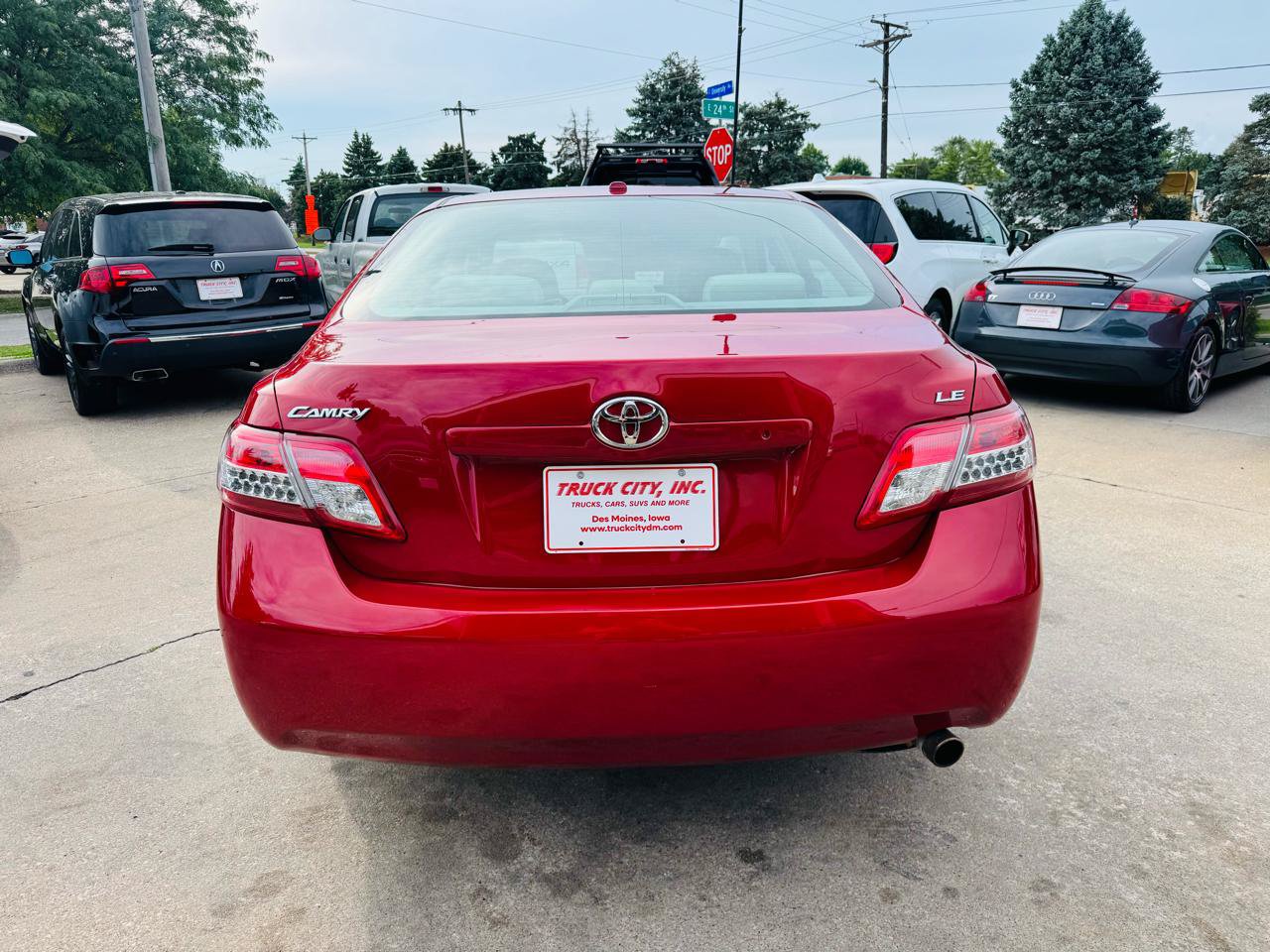 Used 2010 Toyota Camry LE FWD image 4