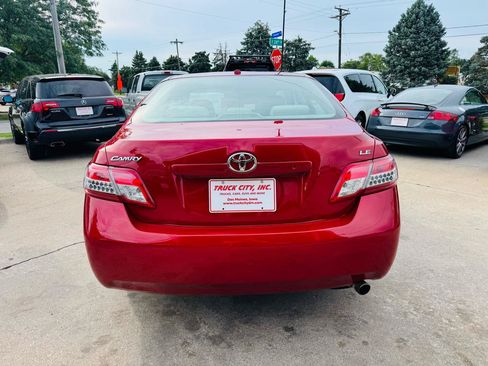 Used 2010 Toyota Camry LE FWD image 4