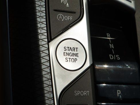 New 2025 BMW 330i xDrive Sedan w/ Premium Package image 34