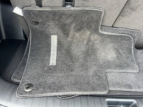 Used 2022 Kia Sorento LX FWD image 12