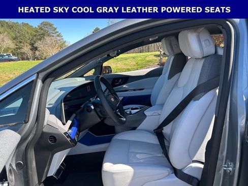 Used 2025 Cadillac Optiq Luxury 1 image 5