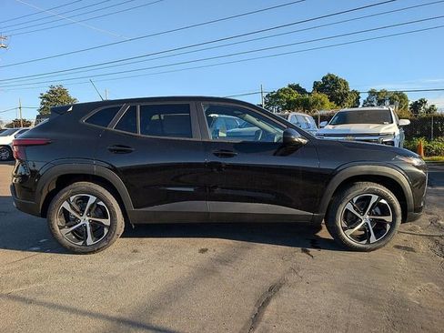 New 2026 Chevrolet Trax RS image 7