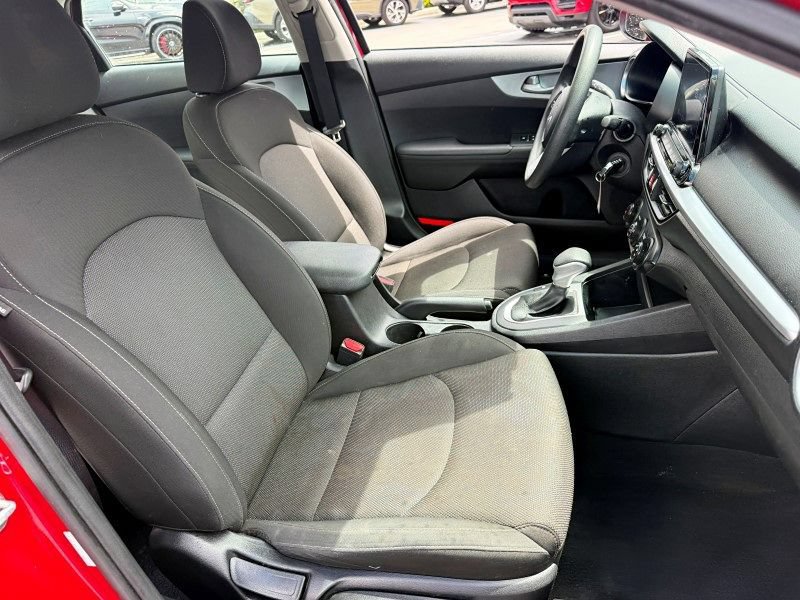 Used 2023 Kia Forte LXS w/ LXS Technology Package FWD image 16