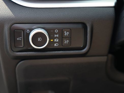 Used 2023 Ford Explorer XLT AWD/4WD image 20