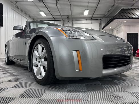 Used 2004 Nissan 350Z Touring RWD image 17