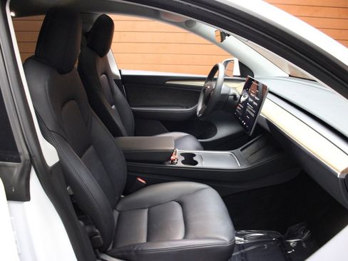 Used 2023 Tesla Model Y Long Range image 36