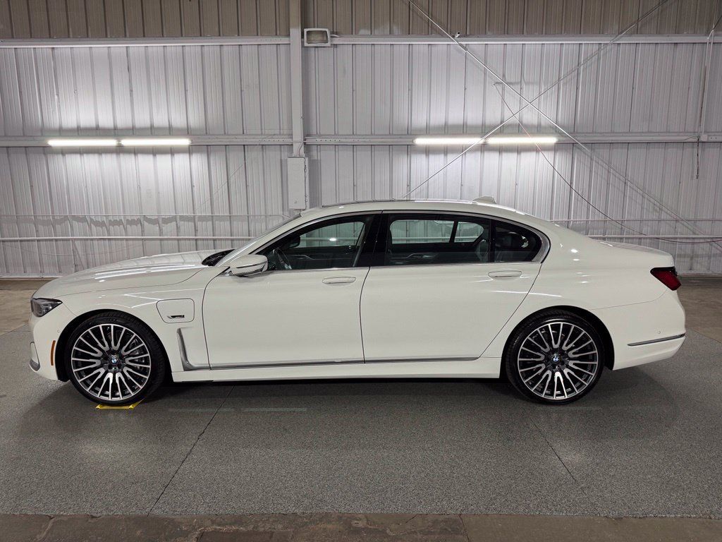 Used 2022 BMW 745e xDrive AWD/4WD image 20