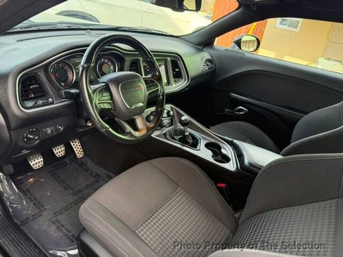 Used 2019 Dodge Challenger R/T w/ Driver Convenience Group image 18