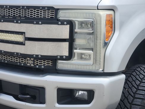 Used 2017 Ford F250 Platinum w/ Platinum Ultimate Package AWD/4WD image 8