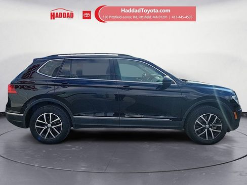 Used 2021 Volkswagen Tiguan SE w/ Panoramic Sunroof Package image 6