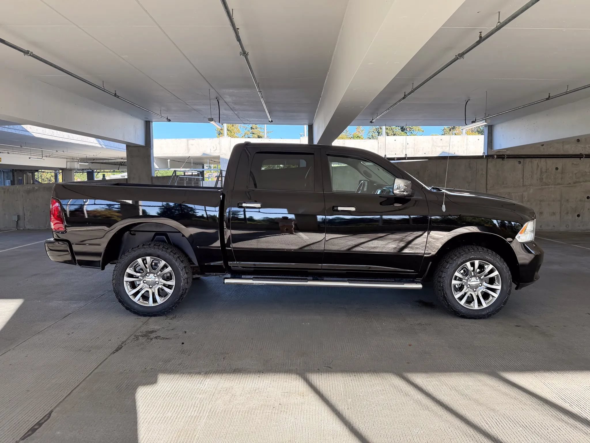Used 2012 RAM 1500 Laramie Limited AWD/4WD image 4