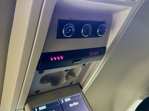 Used 2016 Chrysler Town & Country Touring w/ Driver Convenience Group image 26