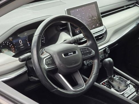 Used 2022 Jeep Compass Limited image 17