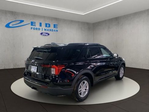 New 2026 Ford Explorer Active image 4