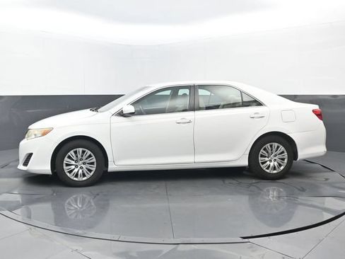 Used 2014 Toyota Camry FWD image 7