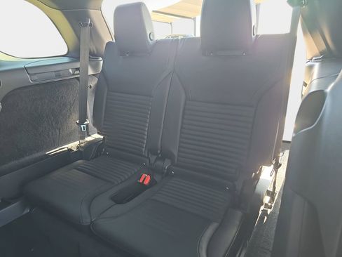 New 2026 Land Rover Discovery S image 12