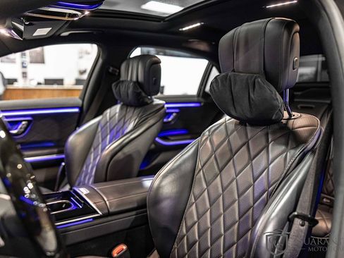 Used 2022 Mercedes-Benz S 580 4MATIC Sedan w/ AMG Line Package image 19