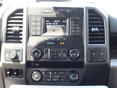 Used 2022 Ford F250 XL w/ Power Equipment Group AWD/4WD image 18