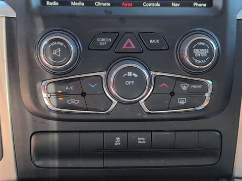 Used 2018 RAM 1500 SLT image 17