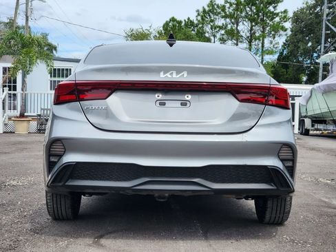 Used 2022 Kia Forte LXS image 6