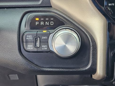 Used 2019 RAM 1500 Laramie image 26