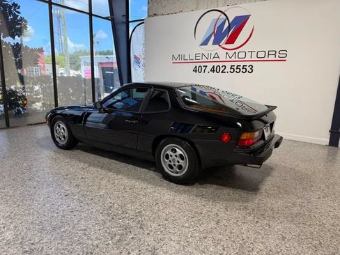 Used 1988 Porsche 924 S RWD image 2