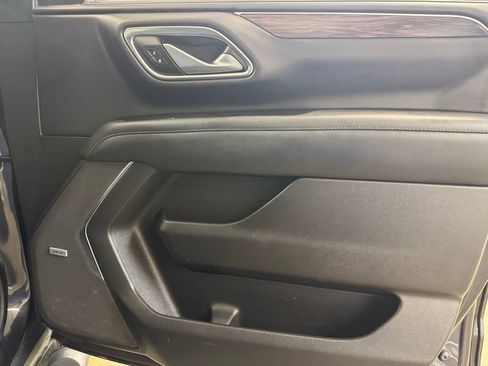 Used 2022 Chevrolet Suburban Z71 image 30