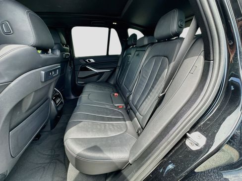Used 2020 BMW X5 sDrive40i w/ Executive Package RWD image 26