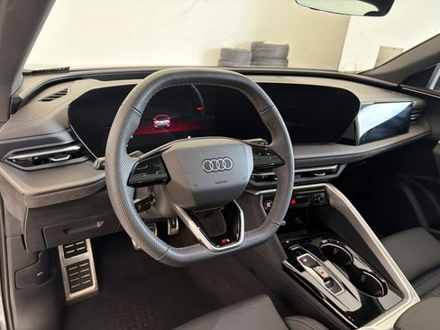 Used 2025 Audi SQ5 Premium Plus AWD/4WD image 4