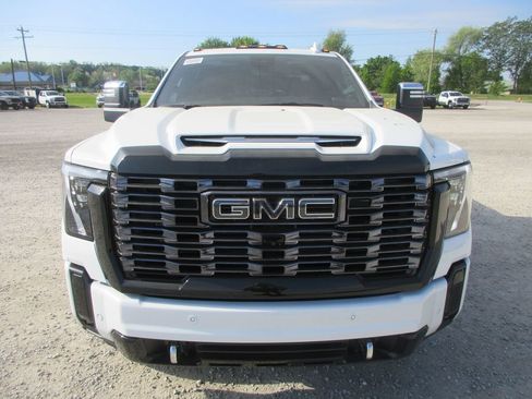 New 2026 GMC Sierra 2500 Denali Ultimate AWD/4WD image 11