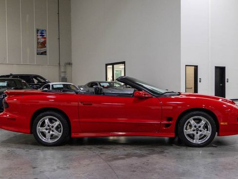 Used 2001 Pontiac Firebird Trans Am RWD image 7
