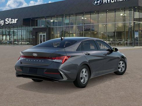 New 2026 Hyundai Elantra SE FWD image 4
