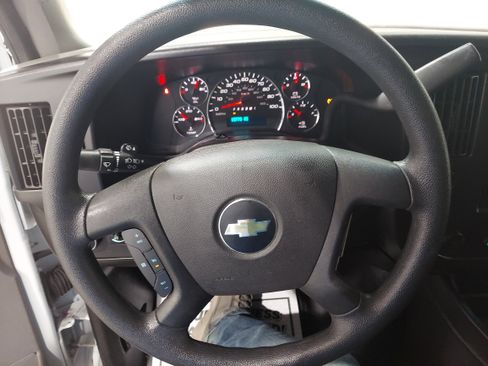 Used 2024 Chevrolet Express 2500 w/ Driver Convenience Package RWD image 9