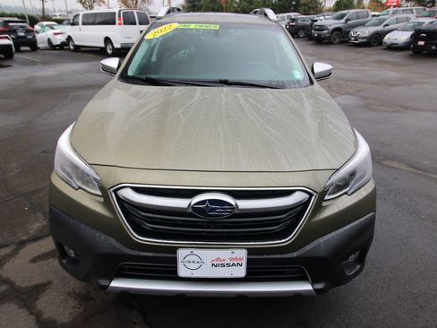 Used 2022 Subaru Outback Touring w/ Popular Package #2 image 8