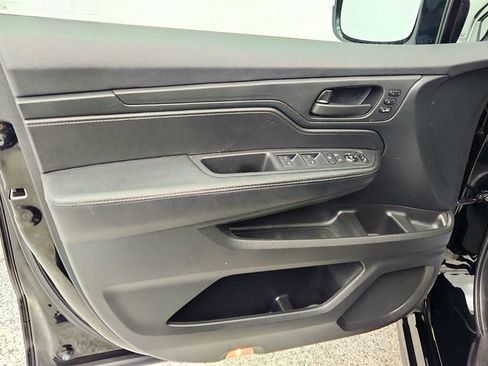 Used 2023 Honda Odyssey Sport image 11