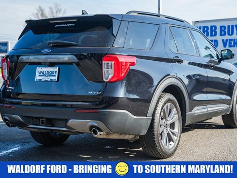 Used 2022 Ford Explorer XLT w/ Equipment Group 202A image 4
