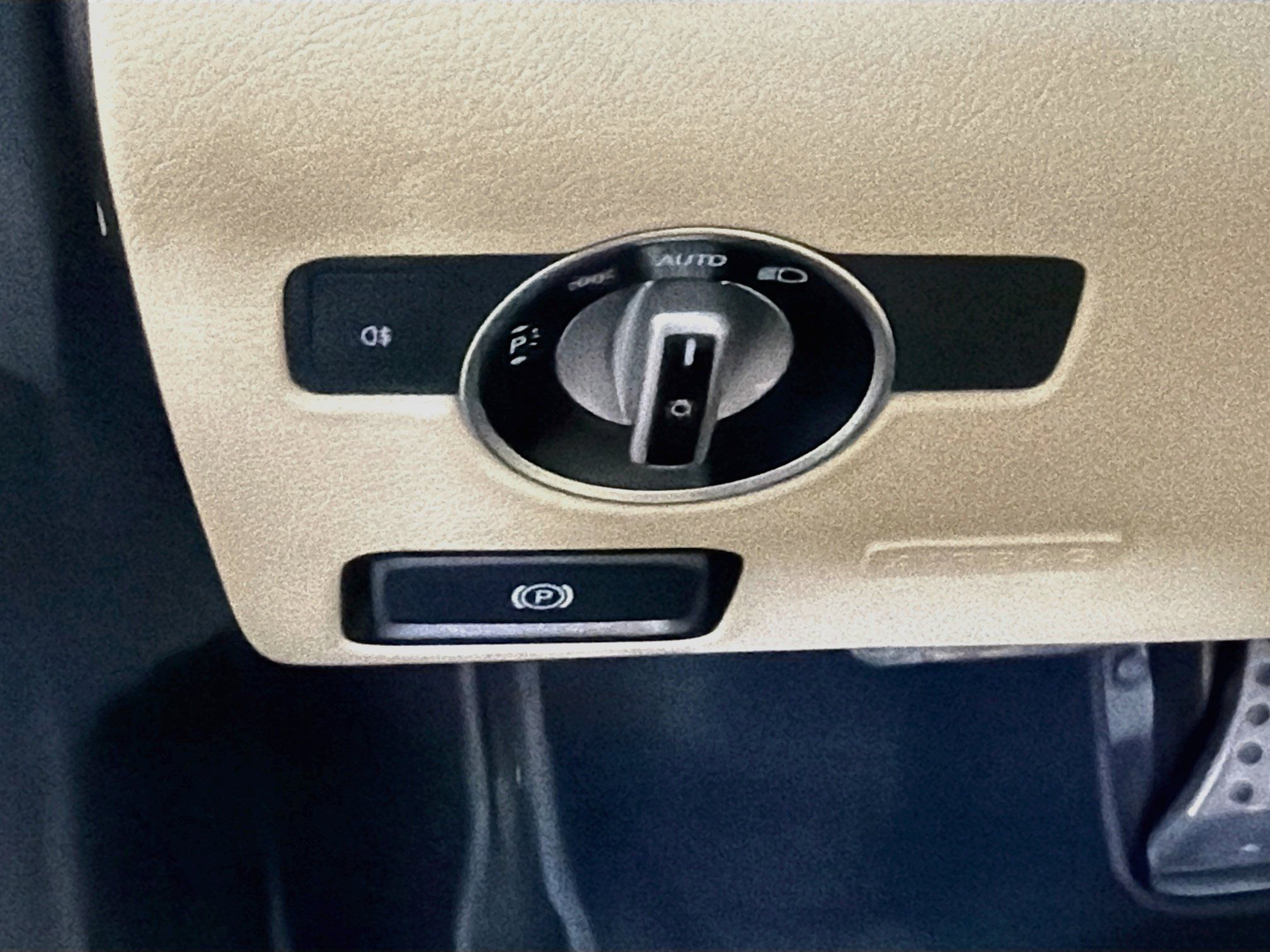 Used 2014 Mercedes-Benz SLK 250 image 16