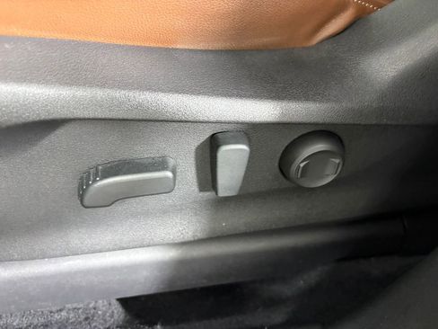 Used 2022 Subaru Ascent Touring AWD/4WD image 14