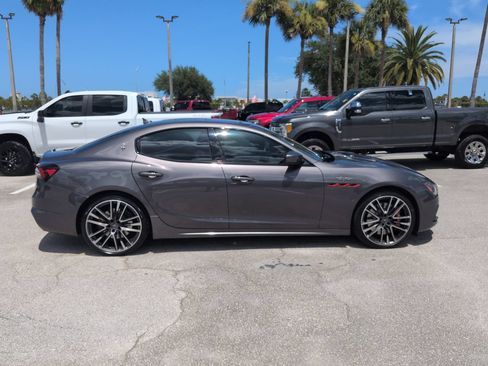 Used 2022 Maserati Ghibli Trofeo RWD image 3