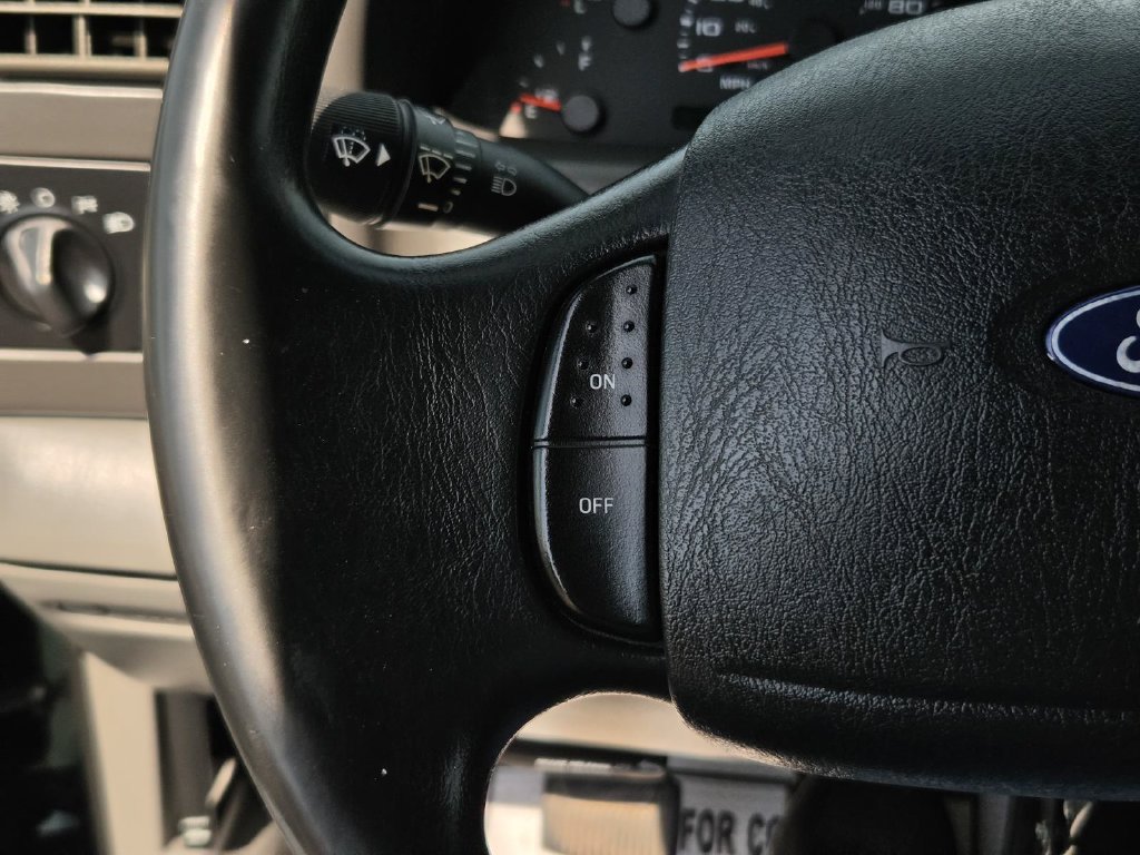 Used 2003 Ford F350 XL RWD image 21