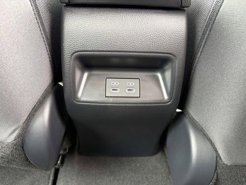 Used 2025 Toyota Corolla LE image 20