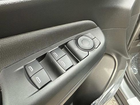 Used 2026 Buick Envista Preferred image 12